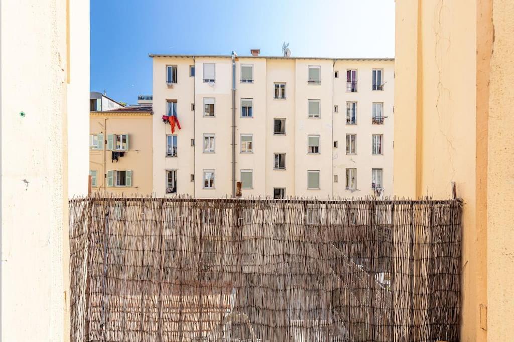 Risso - Comfortable 3 Bedrooms With Balcony Nice Bagian luar foto