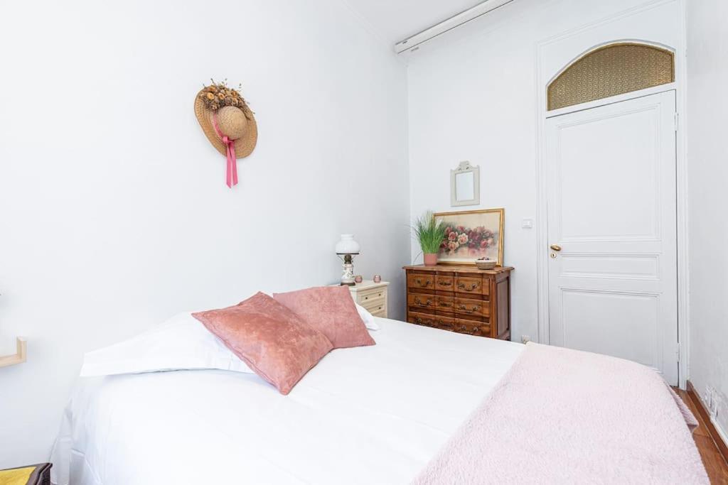 Risso - Comfortable 3 Bedrooms With Balcony Nice Bagian luar foto