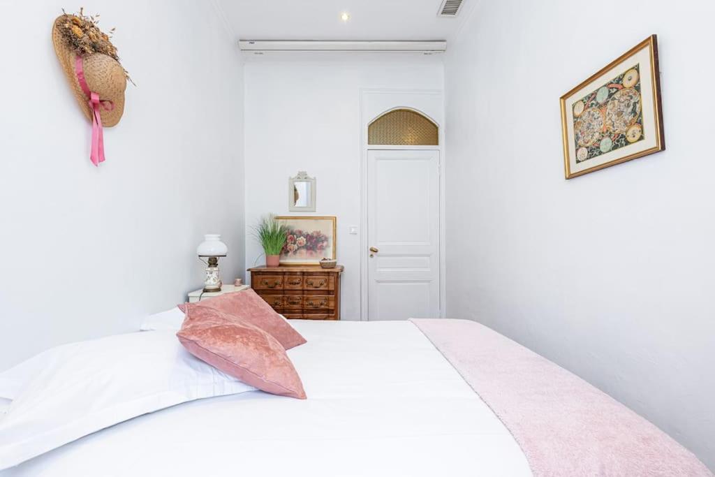 Risso - Comfortable 3 Bedrooms With Balcony Nice Bagian luar foto