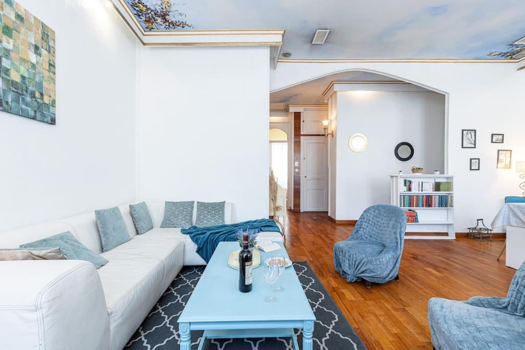Risso - Comfortable 3 Bedrooms With Balcony Nice Bagian luar foto