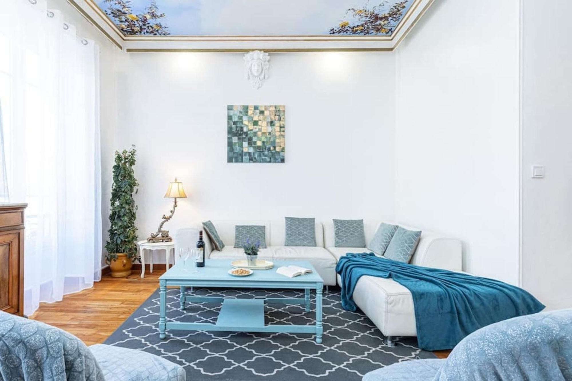 Risso - Comfortable 3 Bedrooms With Balcony Nice Bagian luar foto