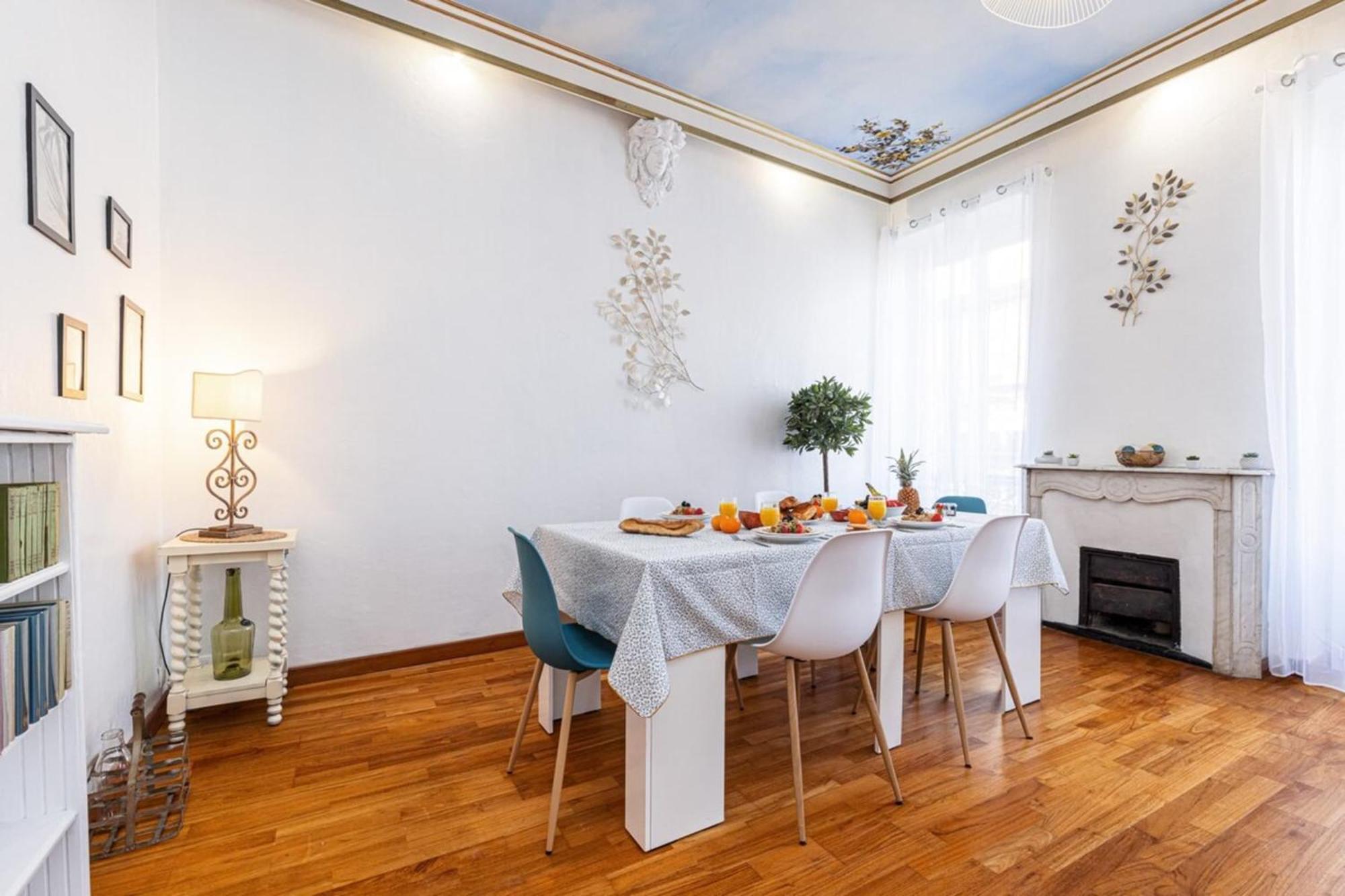 Risso - Comfortable 3 Bedrooms With Balcony Nice Bagian luar foto